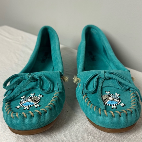 Minnetonka Hand-Beaded Turquoise Moccasins Size‎ 11 - Picture 2 of 8